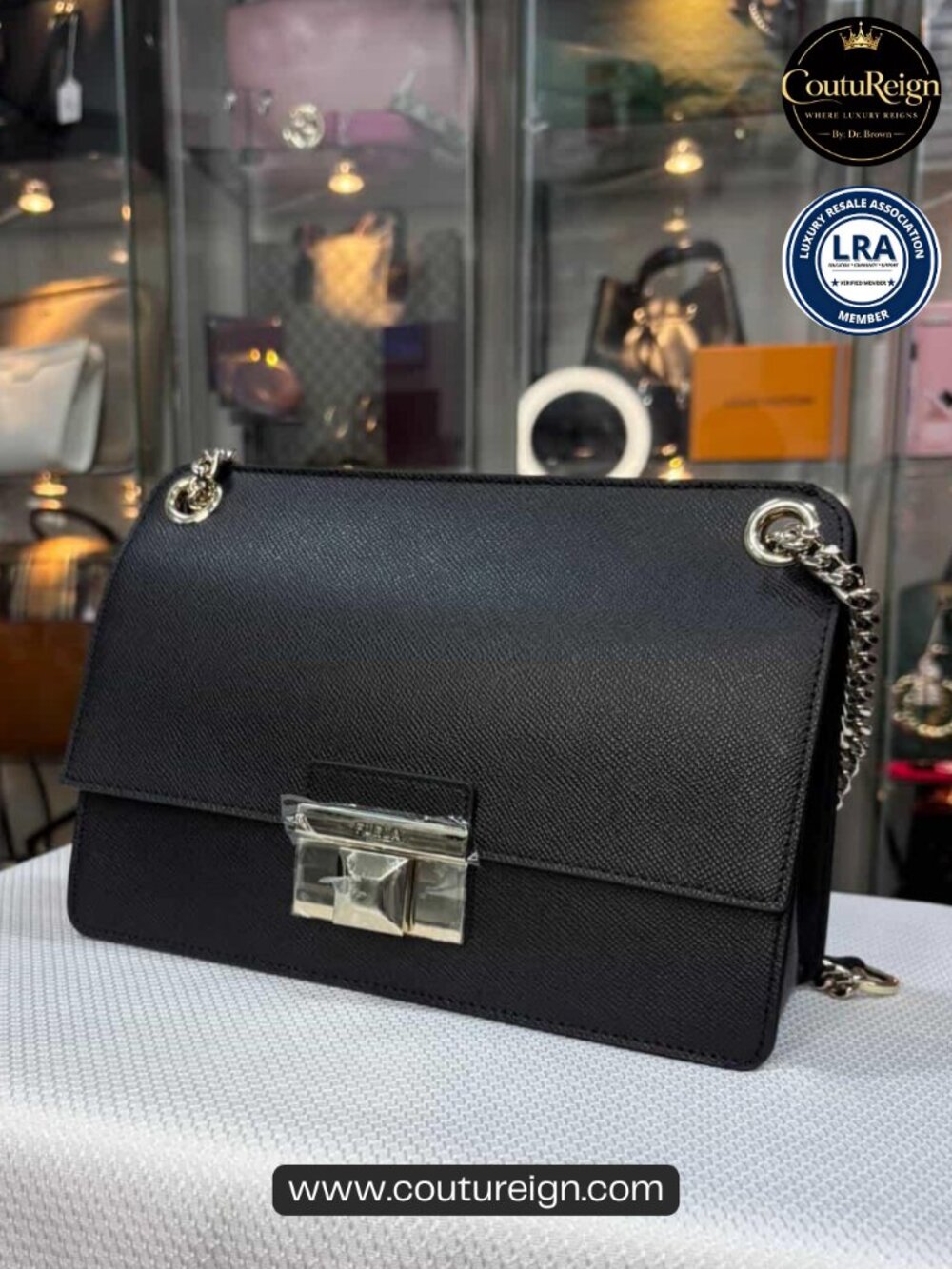 Furla – Venere Mini Top Handle Bag in Black